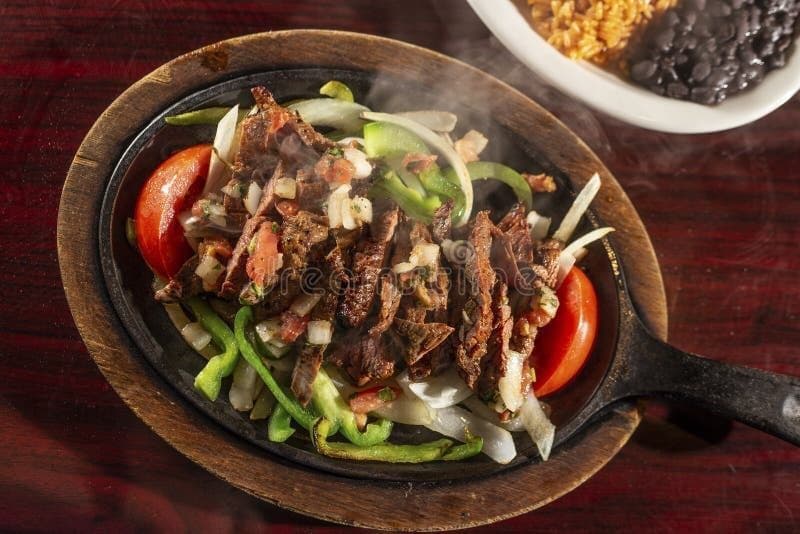 Beef Sizzling Iron Platter / 铁板牛